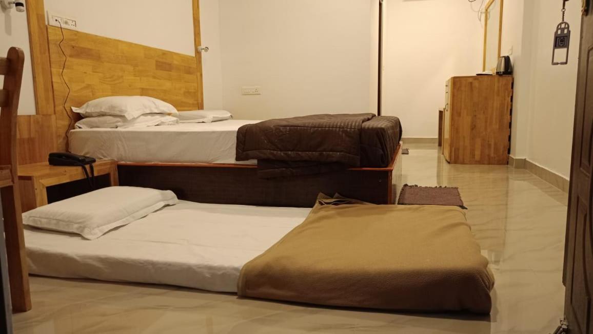 Coconhuts Beach Resort Lakshmanpur Exterior foto