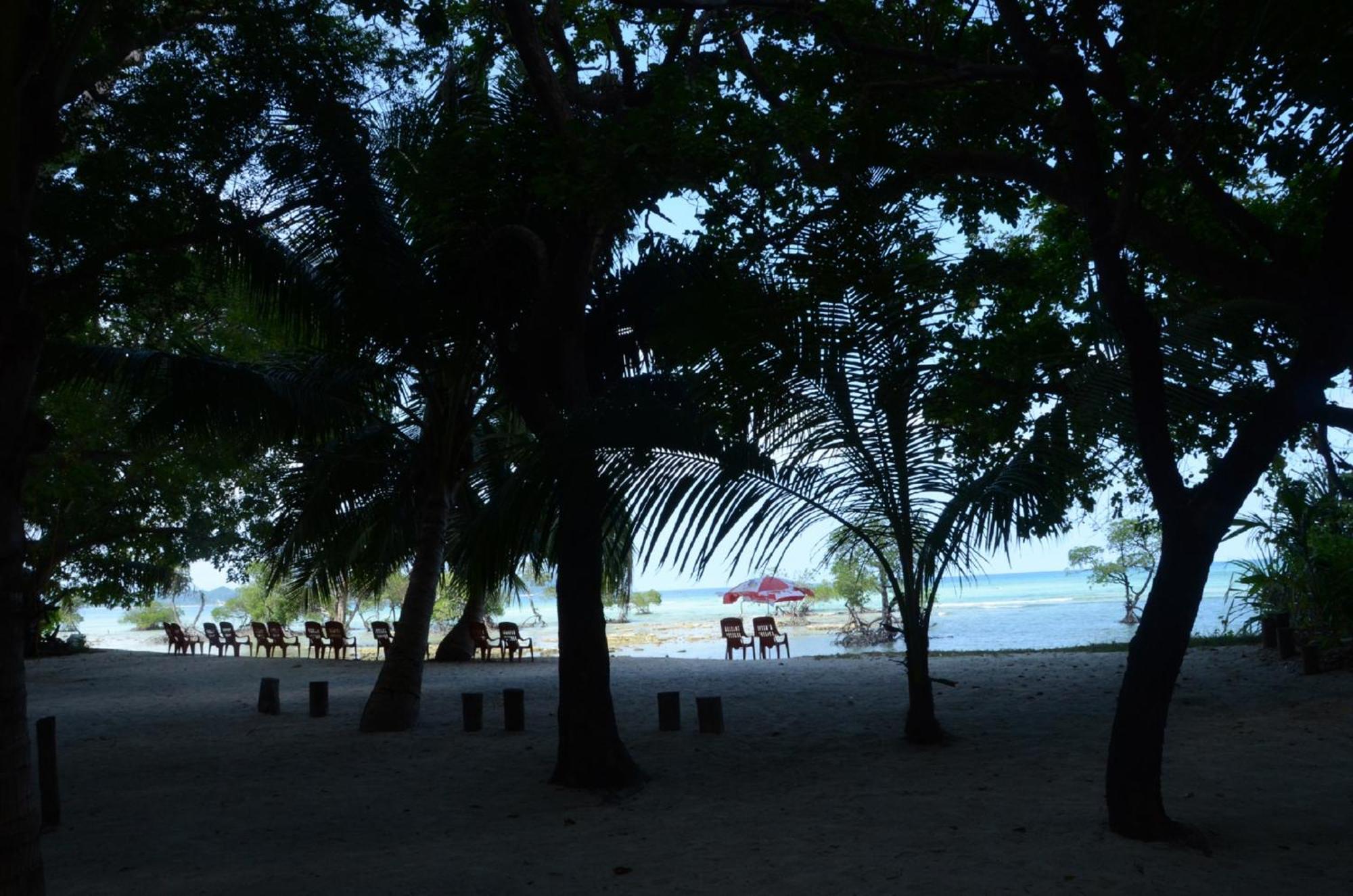 Coconhuts Beach Resort Lakshmanpur Exterior foto