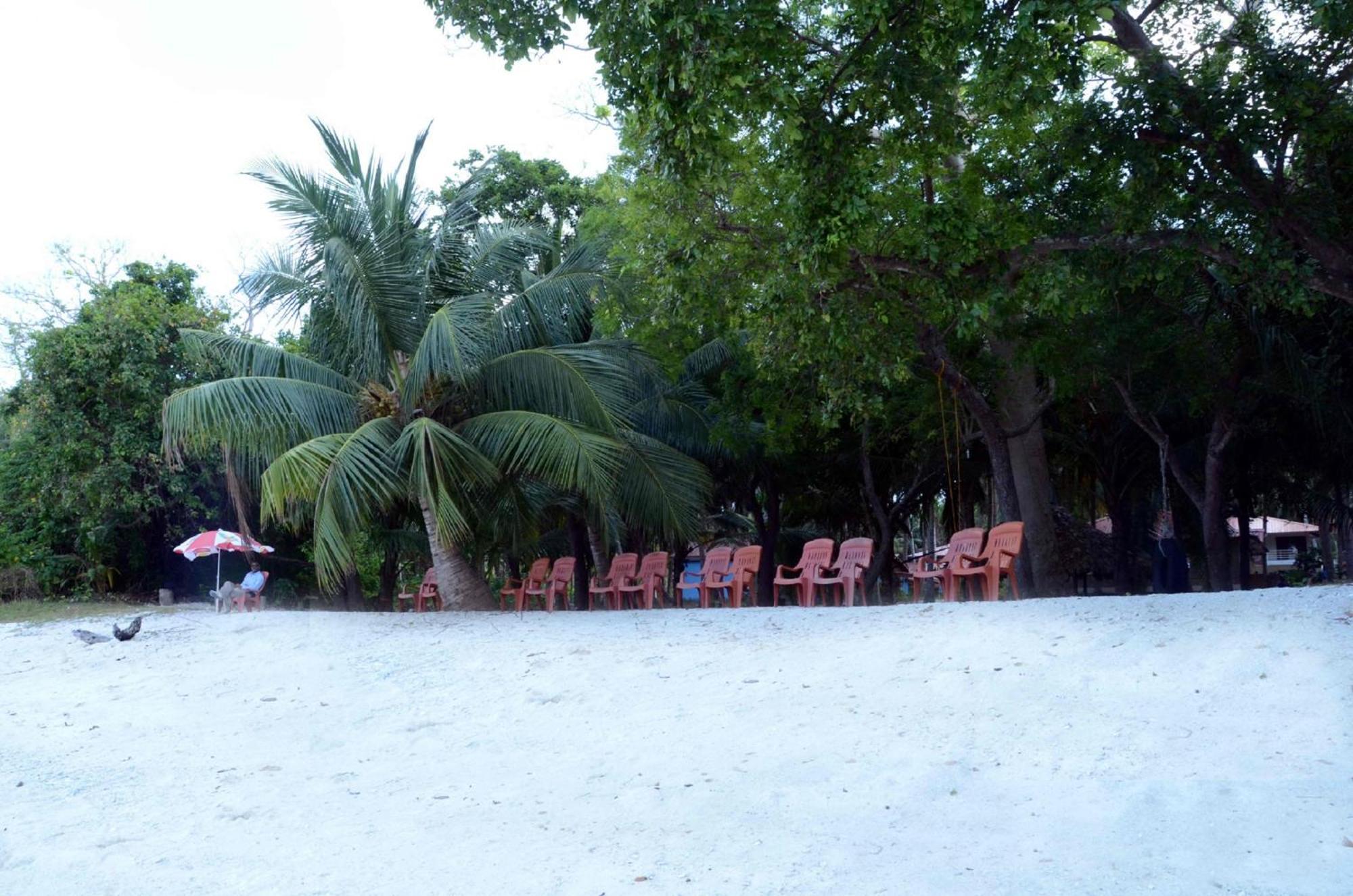 Coconhuts Beach Resort Lakshmanpur Exterior foto
